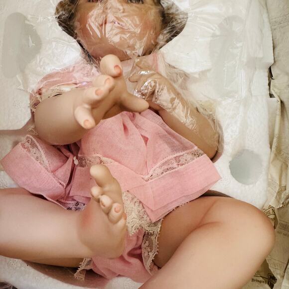 Ashton Drake Galleries Just Hatched Porcelain Doll 1997 Authentic Original New - Picture 6 of 10